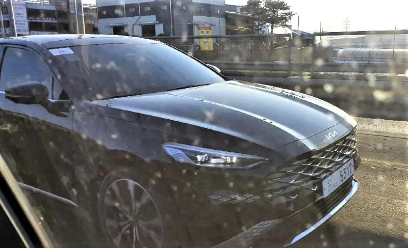 First Kia K8 Real-World Pictures