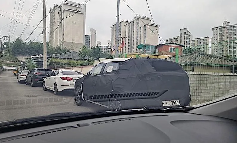 Mysterious Hyundai or Kia SUV Spied for the First Time