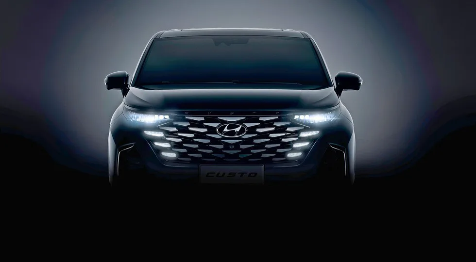 Hyundai Teases China-Only Custo MPV