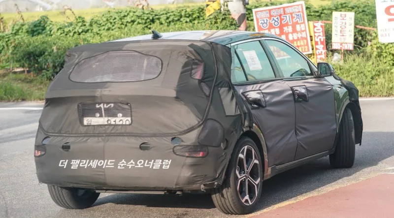 2nd Gen Kia Niro Spied In & Out