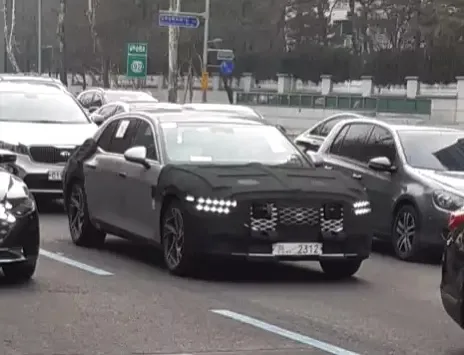 Genesis G90 Spied Testing LiDAR