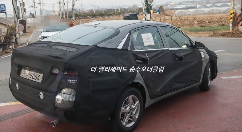 Next-gen Hyundai Accent Spied in Detail