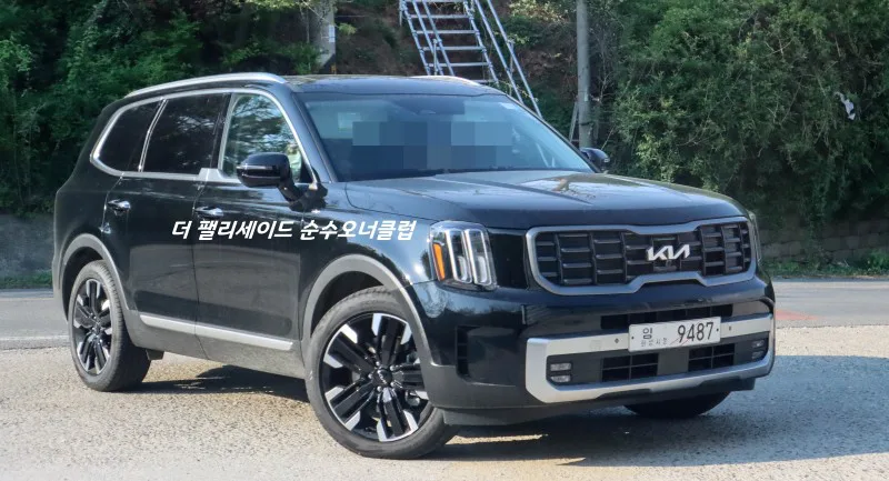 Updated KIA Telluride Caught in the Wild