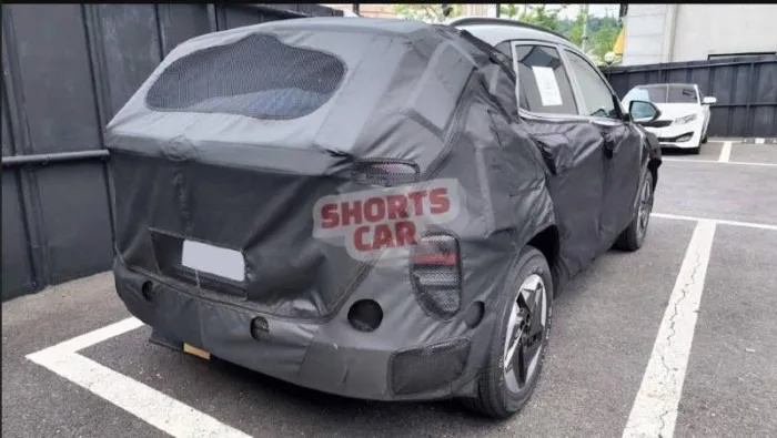 Next-gen Hyundai KONA Electric Spied