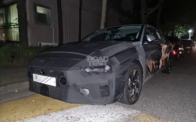 Hyundai Elantra Facelift Spied in Detail