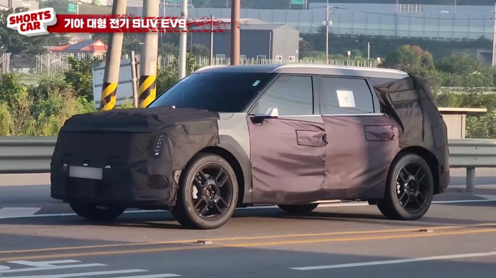 KIA EV9 Spied with First-Ever Camera Mirrors - Korean Car Blog