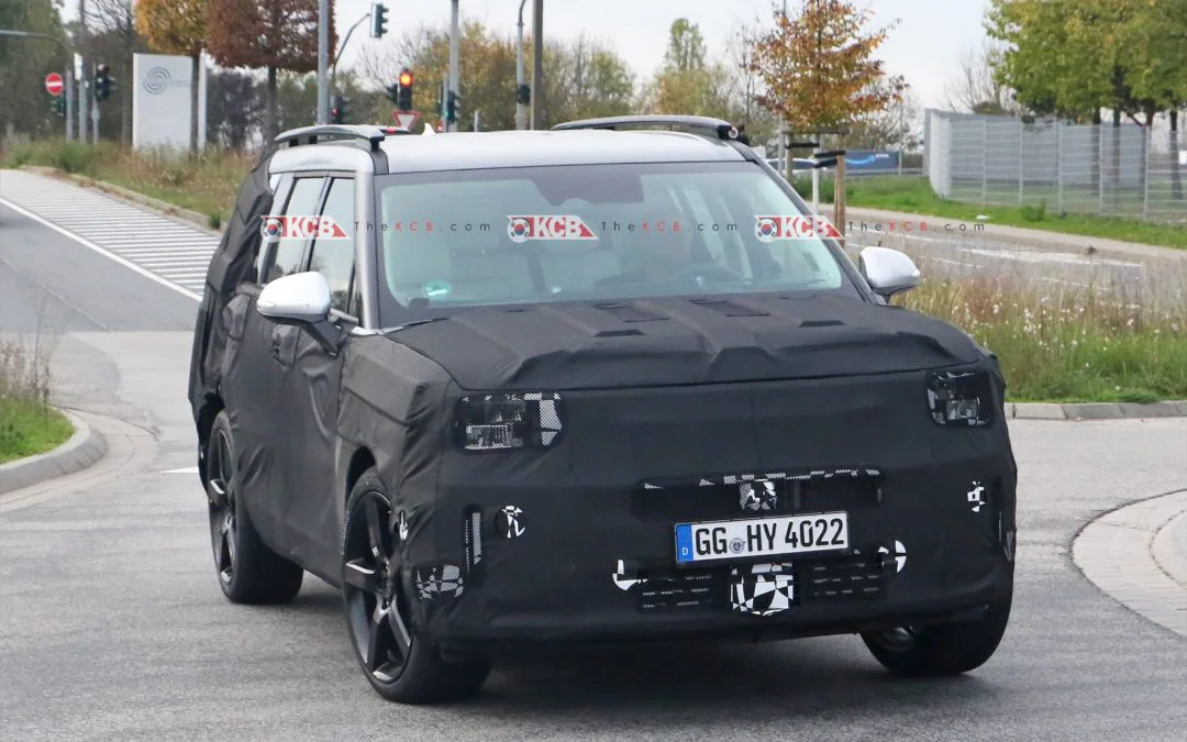 5th Gen Hyundai Santa Fe Spied in Europe