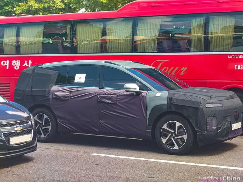 Hyundai IONIQ 7 Spied w/ Production Lights
