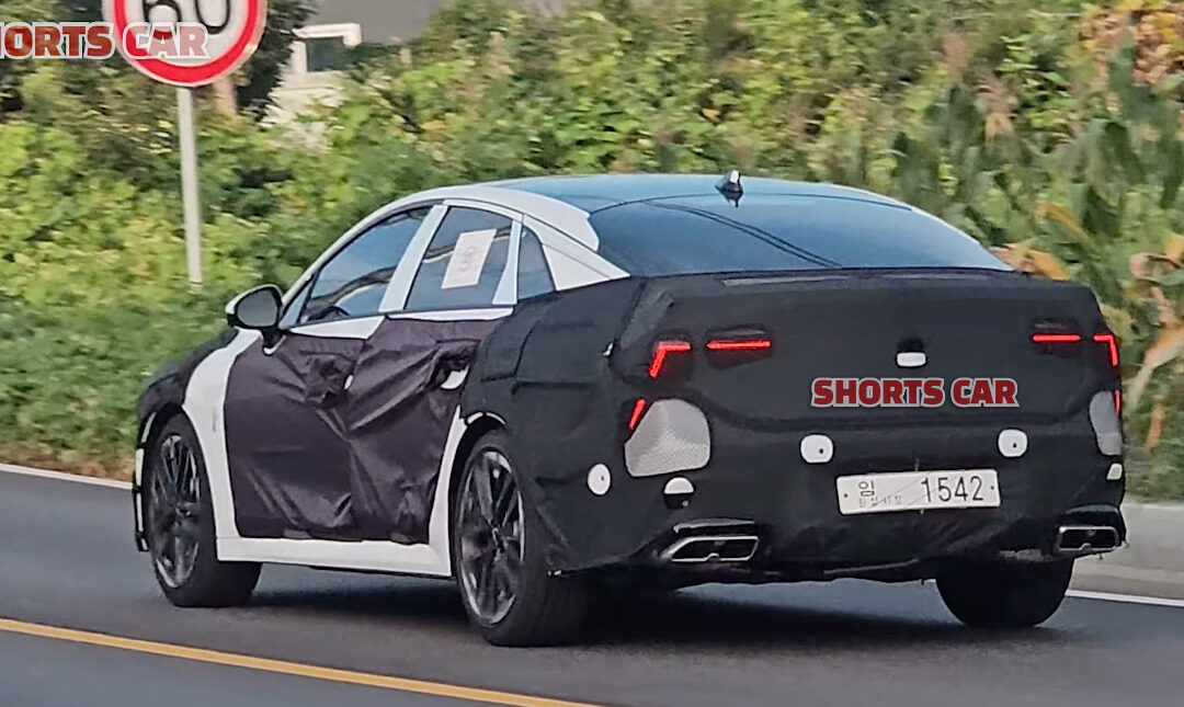 KIA K5 GT Facelift Spied In & Out