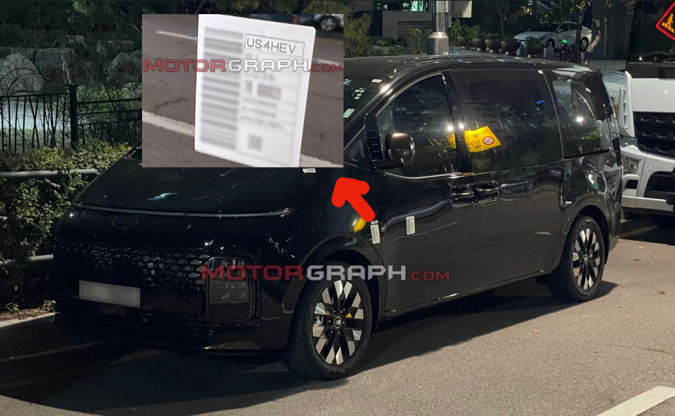 Hyundai Staria Hybrid Prototype Spied