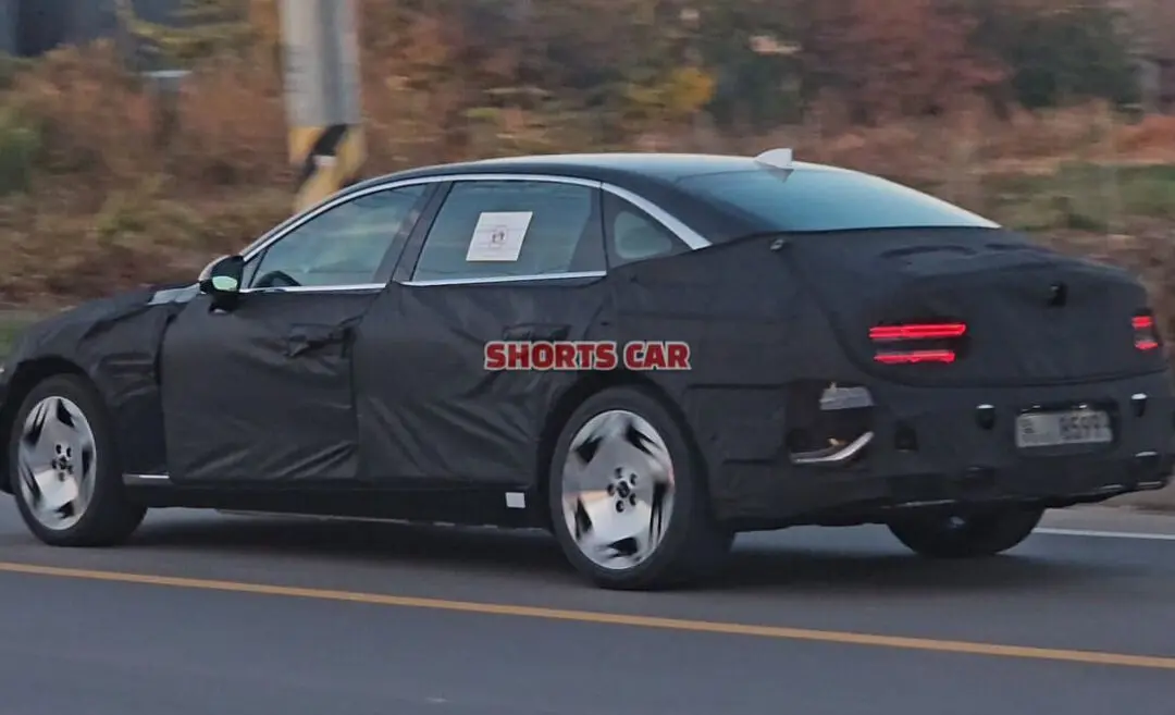 Genesis G80 EV Facelift Limousine Spied