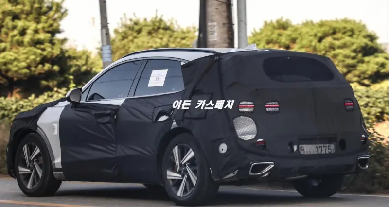 Genesis GV70 Facelift Spied