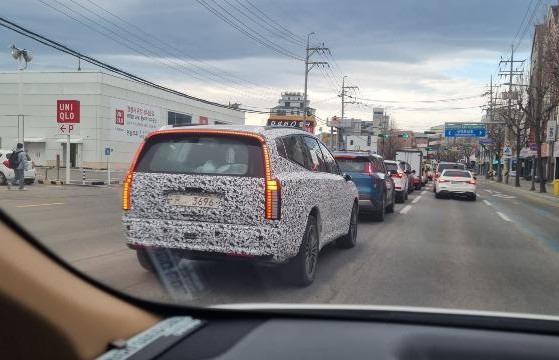 Hyundai IONIQ 7 Spied with Less Camouflage