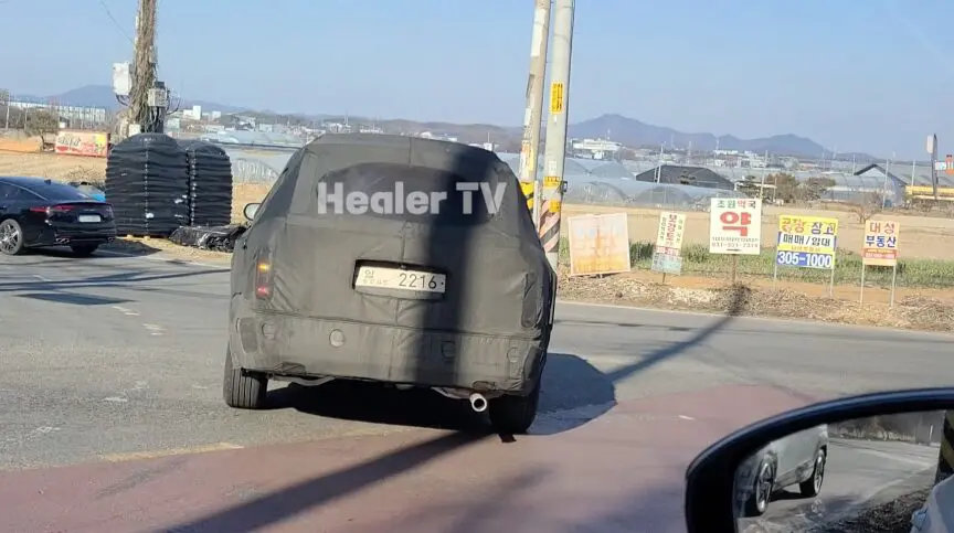 hyundai palisade spied production lights for the first time 3