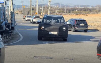 Hyundai Palisade Spied With Production Headlights for the First Time