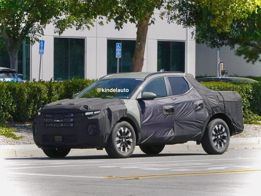 2025 Hyundai Santa Cruz: Spied in the U.S.