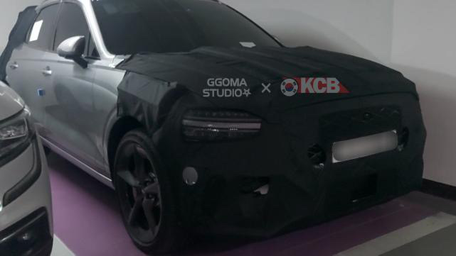 Genesis GV70 Facelift P2 Prototype Spied for the First Time