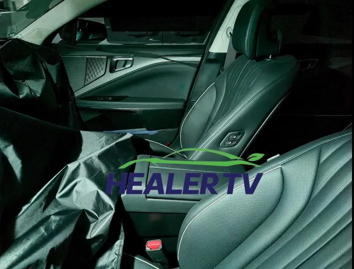 KIA K8 Facelift, First Look Inside the Cabin