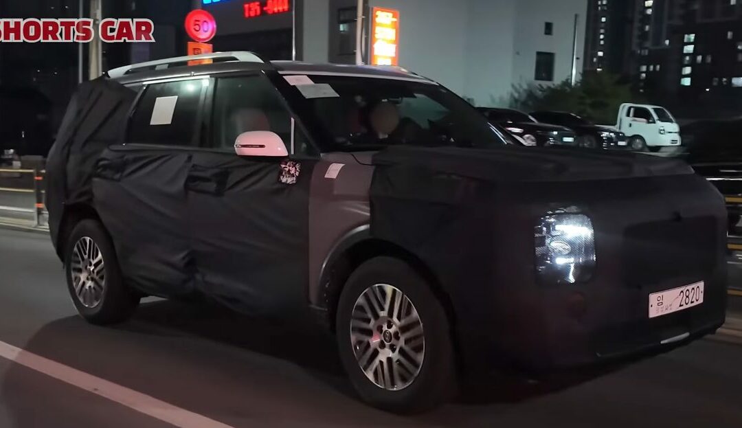 2026 Hyundai Palisade Spied with Lights On