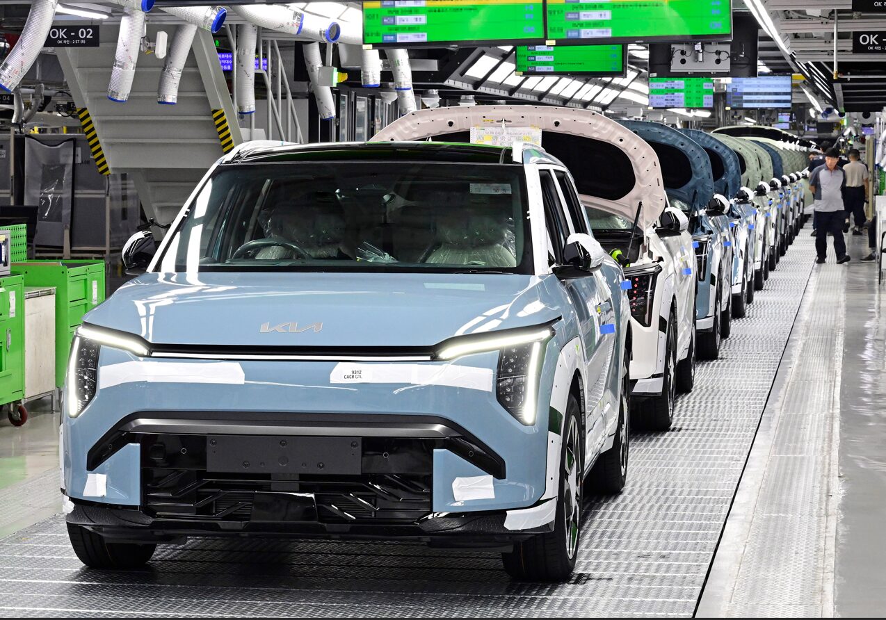 Kia Opens Gwangmyeong EVO Plant, EV3 Already in Production, EV4 Begins March 2025 4