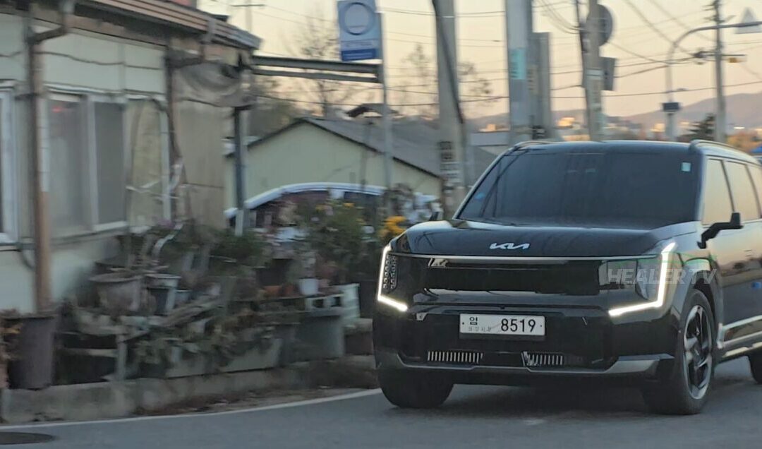 Kia EV9 GT SUV Captured in the Wild