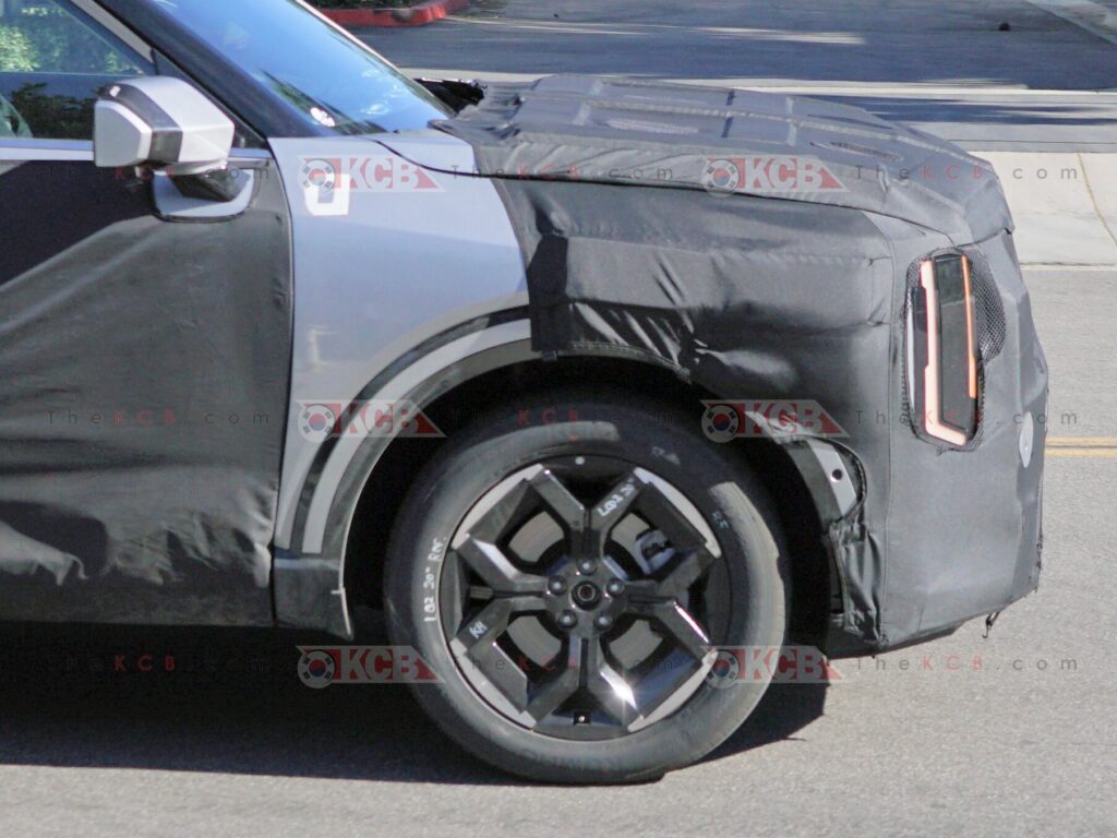 kia telluride spied production lights back and forth