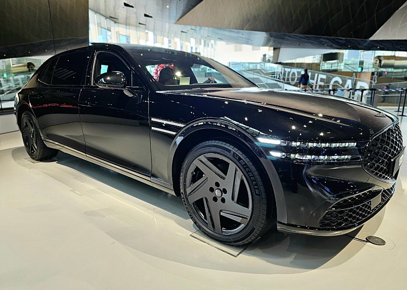 More Pictures of Genesis G90 Long Wheel Base Black