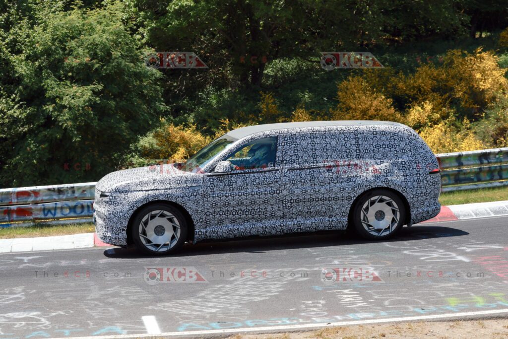 Genesis GV90 loses camouflage nurburgring