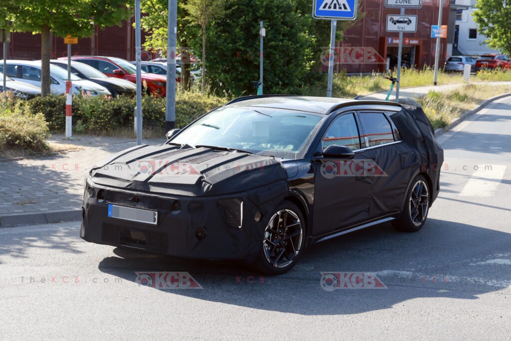 Kia K4 Wagon 8