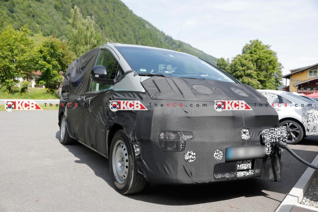 hyundai staria ev spied leaked interior