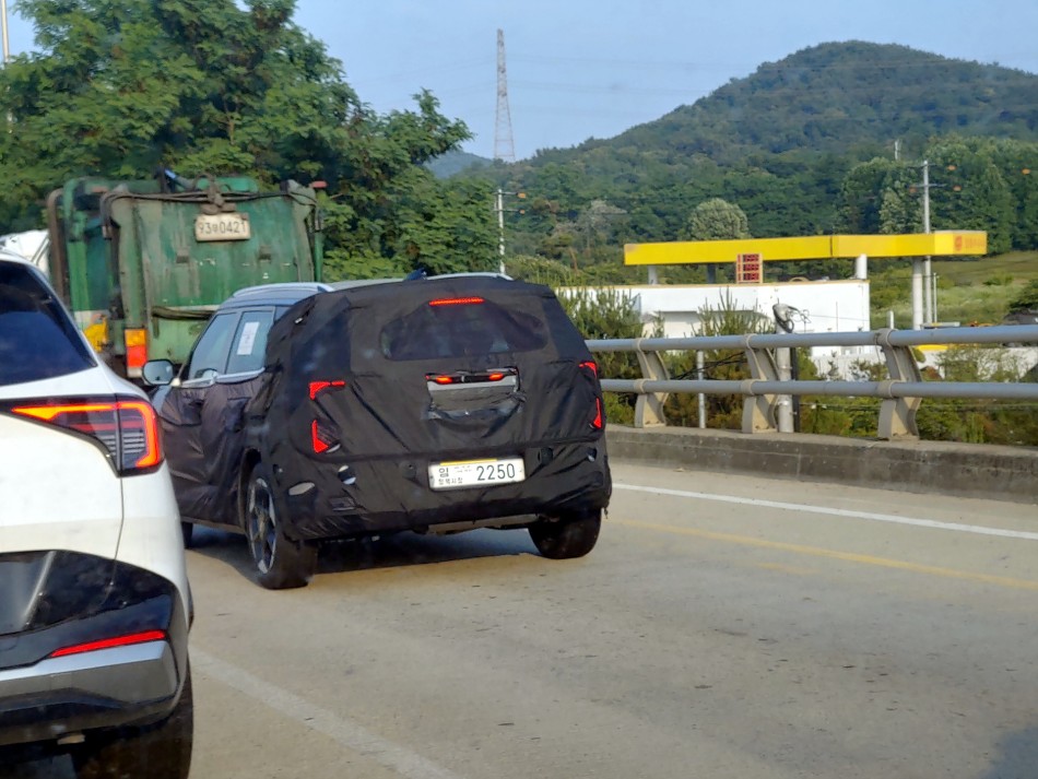 kia seltos taillights design discovered 1