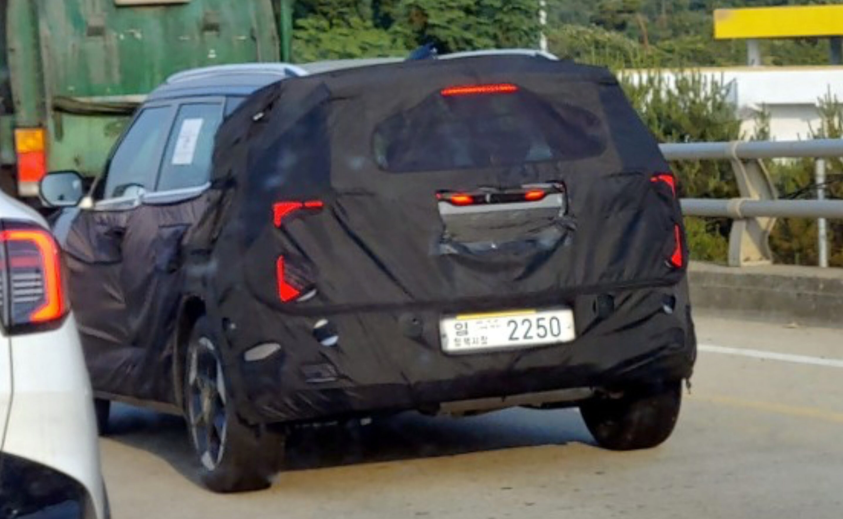 kia seltos taillights design discovered 2