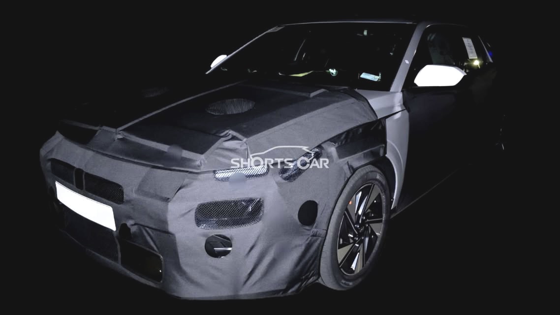 hyundai elantra cn8 spied for the first time