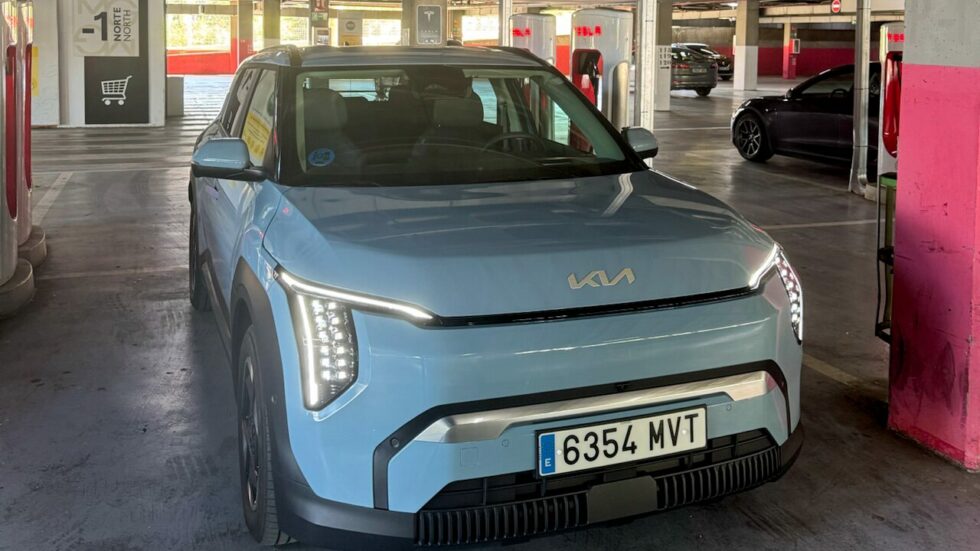 "Kia EV3" bir şarjla 431 km getdi – real testdə "Tesla"ya rəqib oldu