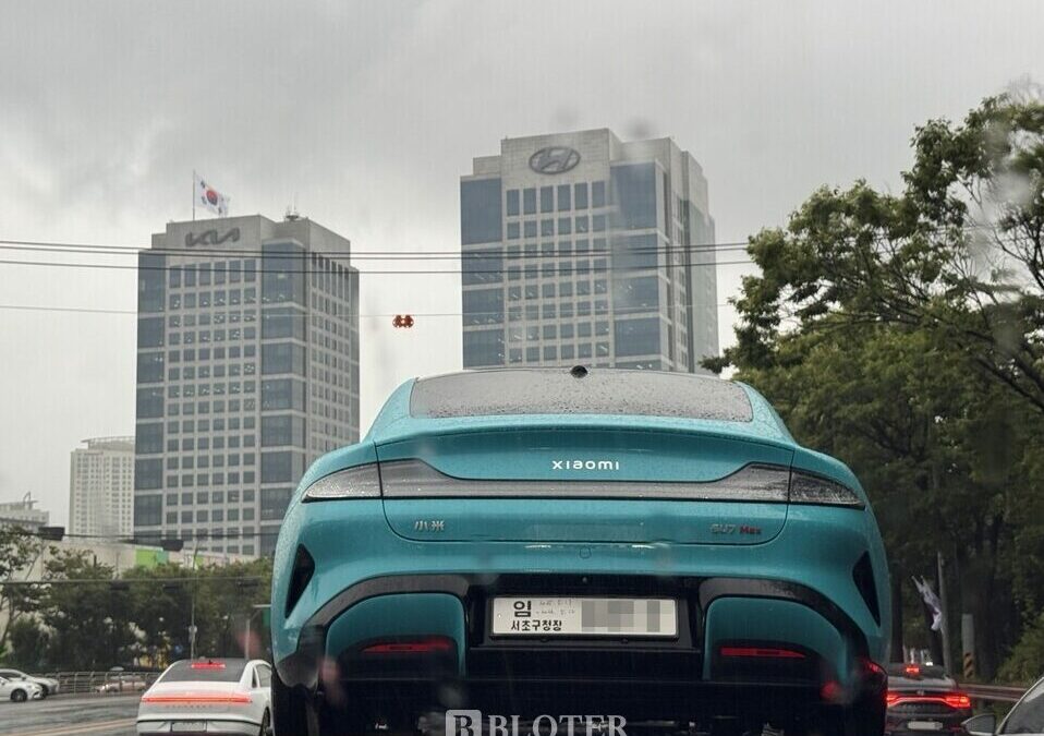 Xiaomi SU7 Max Spotted at Hyundai HQ in Seoul, Sparking Speculation