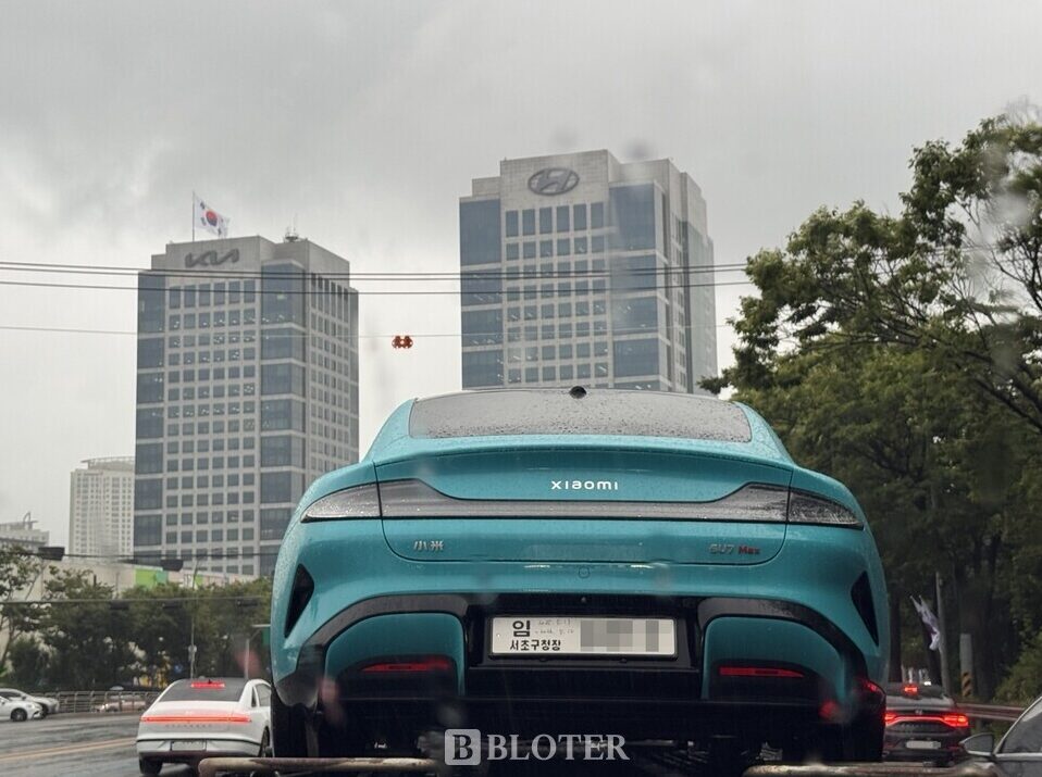 xiaomi su7 spied hyundai hq seoul