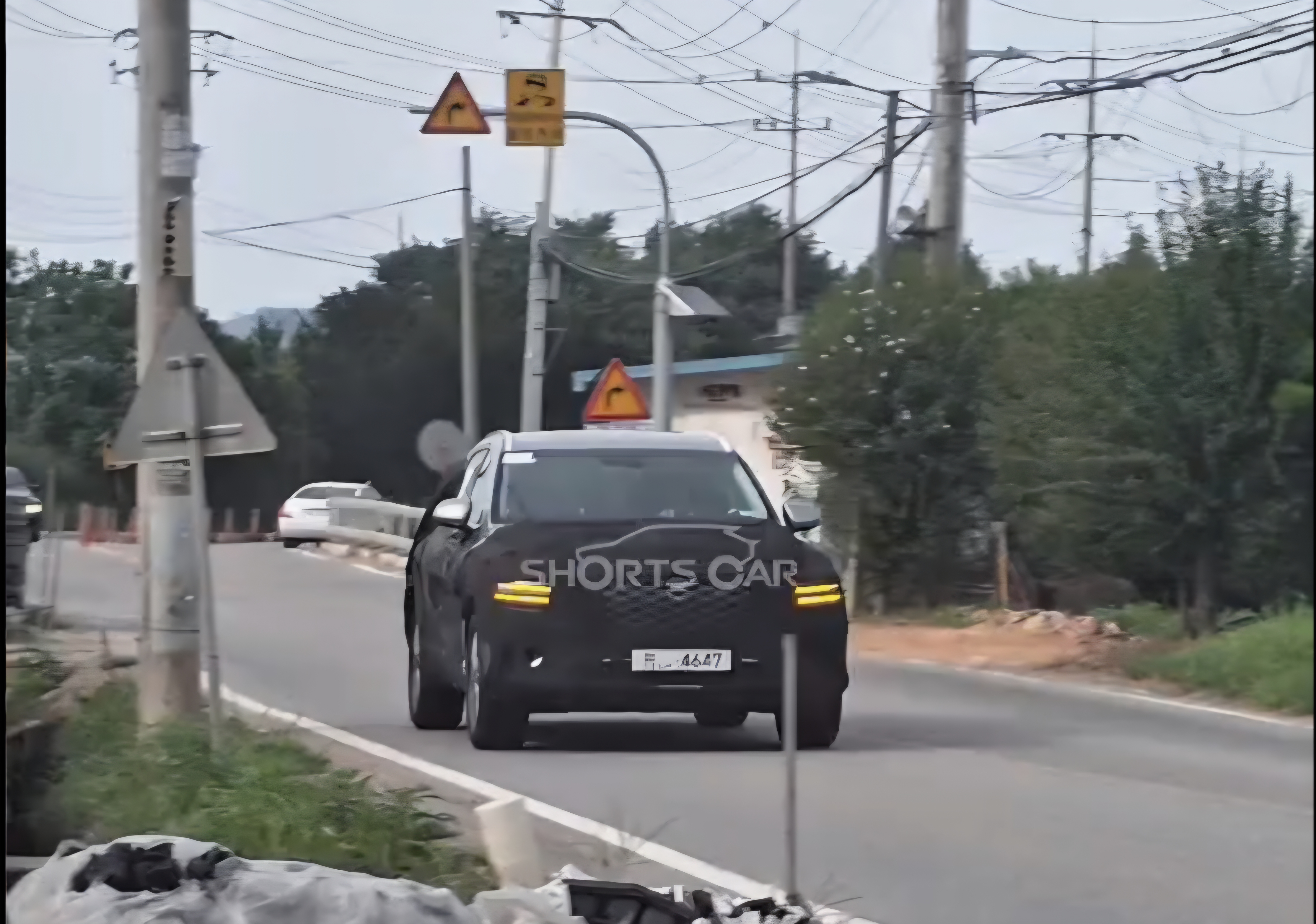 Genesis Gv80 hybrid spied