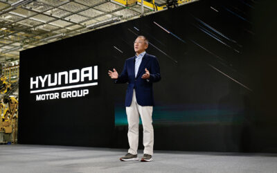 Hyundai Motor Group Euisun Chung and Chung Family Honored with Automotive News Centennial Award