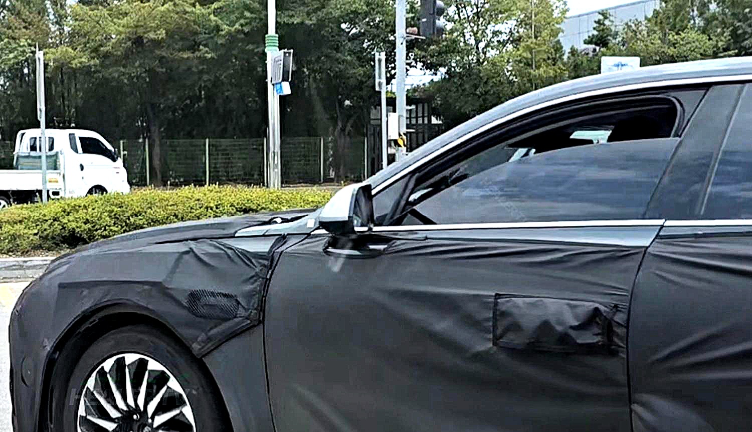 hyundai grandeur facelift pleos application