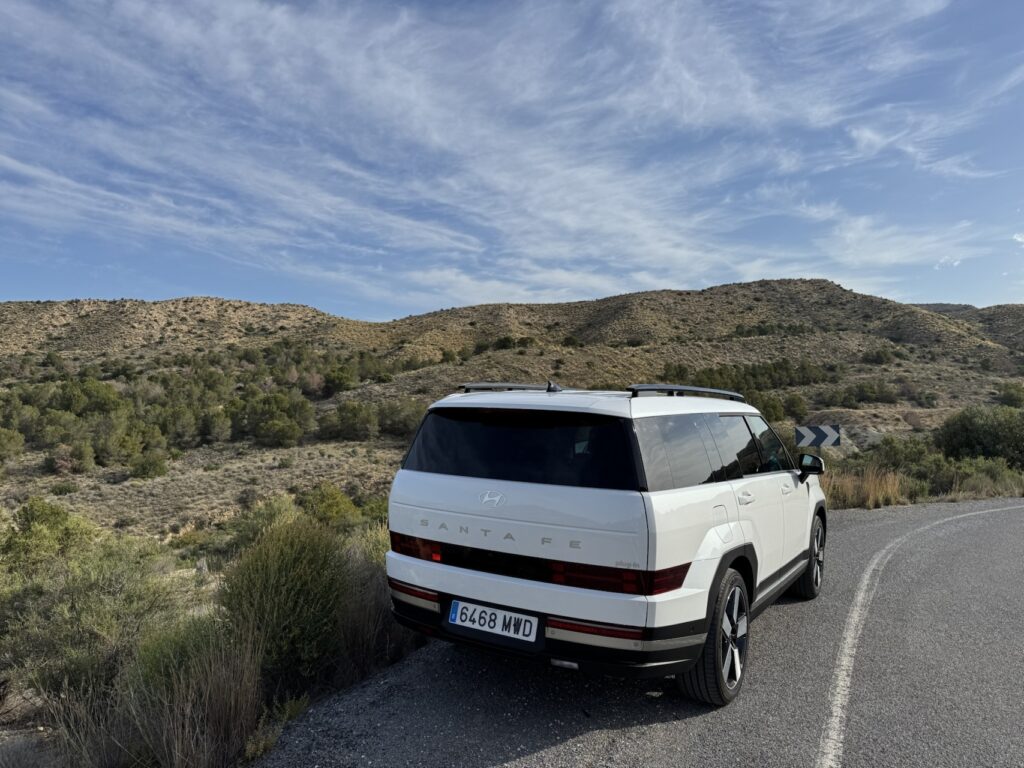 hyundai santa fe phev review 8