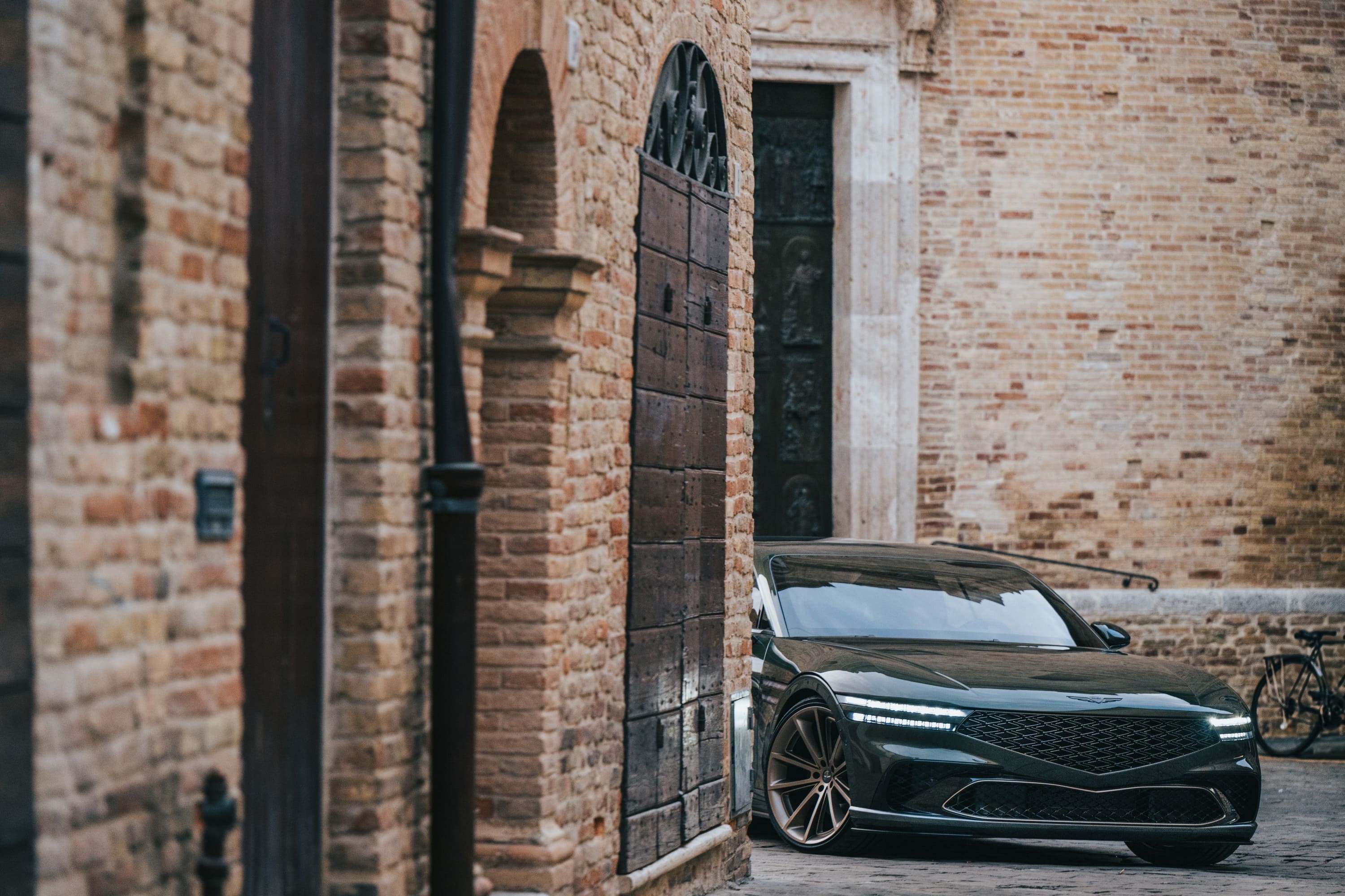 genesis gt90 x gran coupe