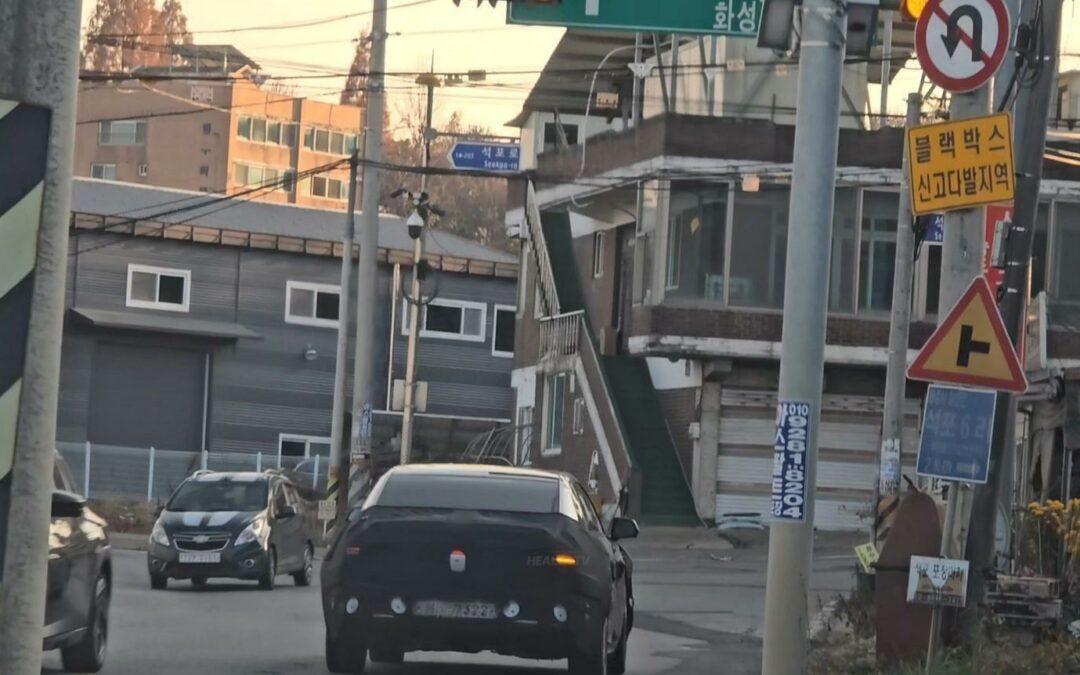 Hyundai Grandeur Facelift Moves Indicators Up to Main Taillights