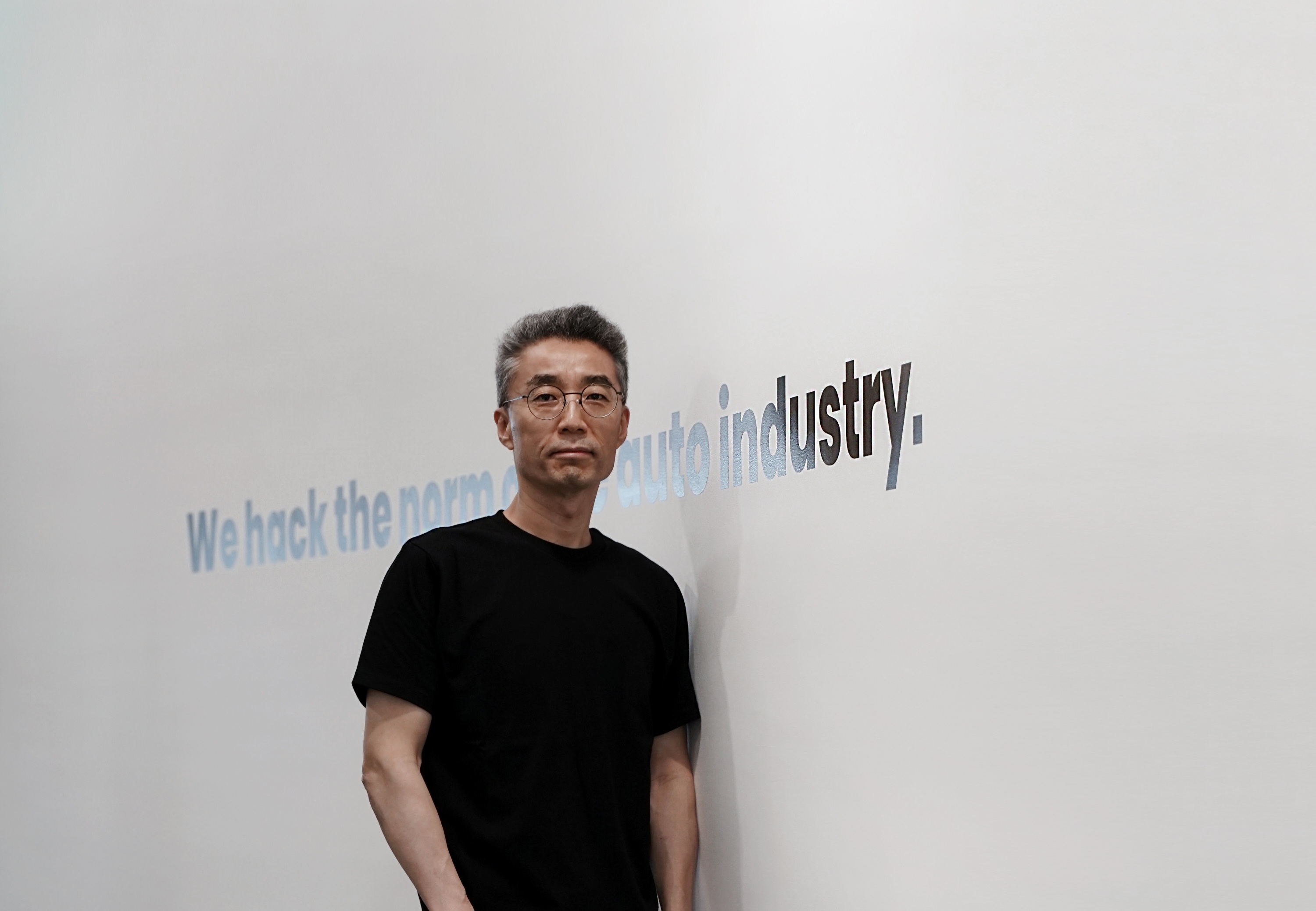 Hyundai tesla autonomous vehicle song chang resigns 42 dot