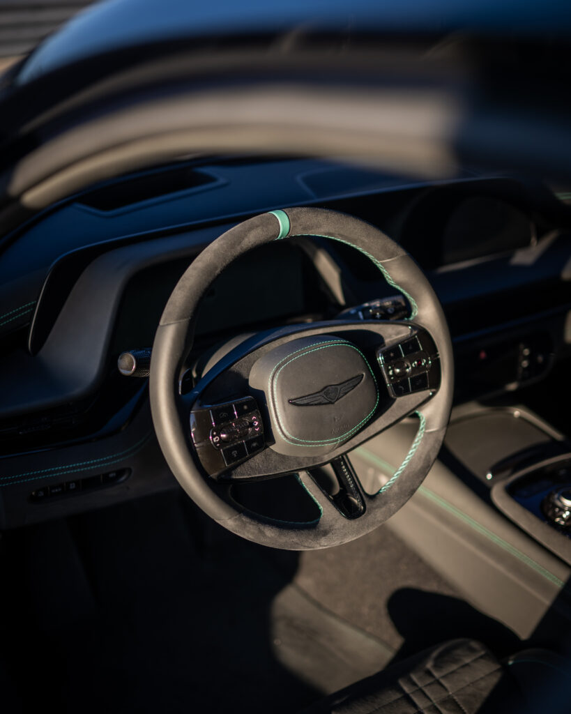 Genesis g90 wingback