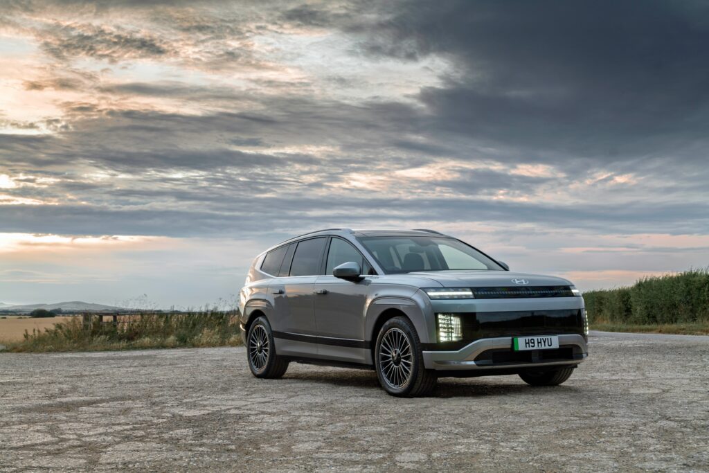 hyundai-uk-ioniq-9-0725-16