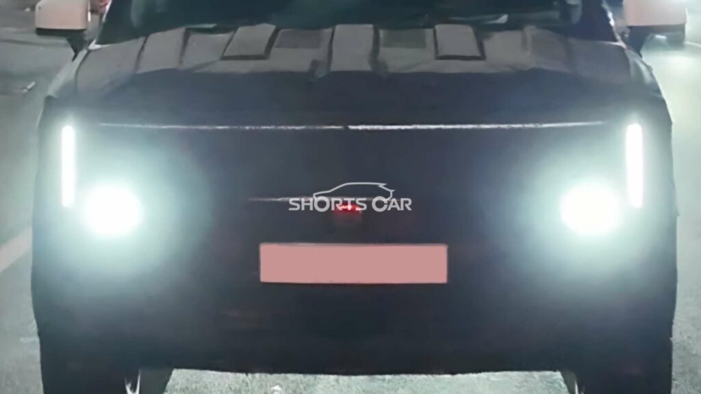 hyundai santa fe facelift drl revealed on latest spy photos 11