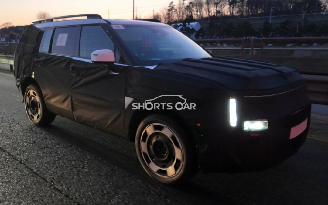 Hyundai Santa Fe Facelift Lights Exposed in Latest Spy Photos