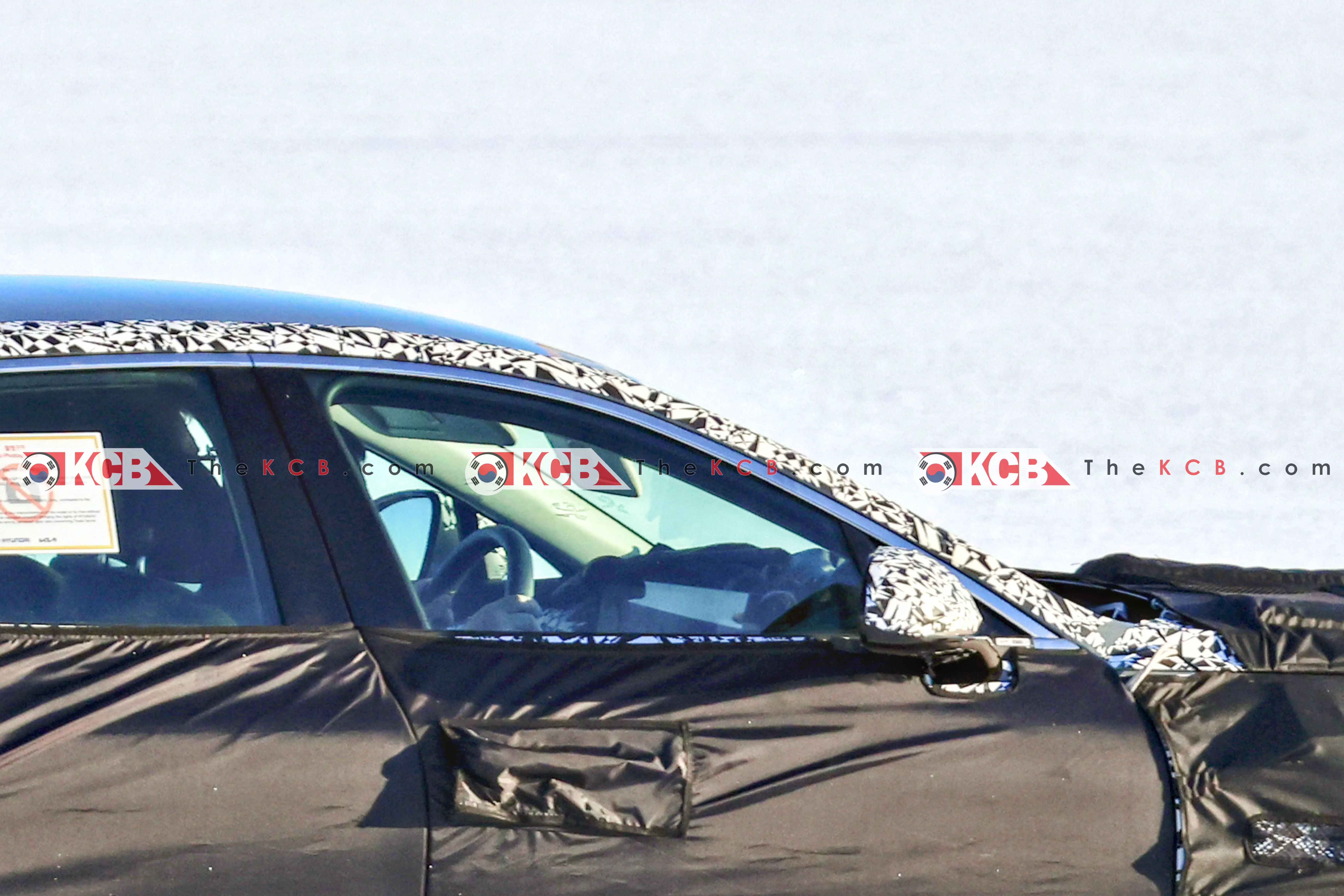 Génesis G80 híbrido detectado sin Pleos Connect8