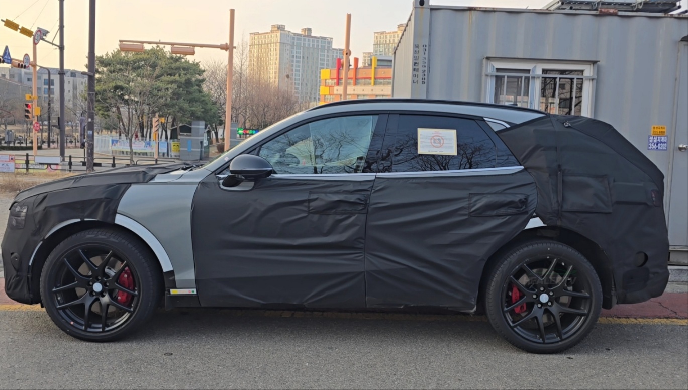 genesis gv70 magma 3