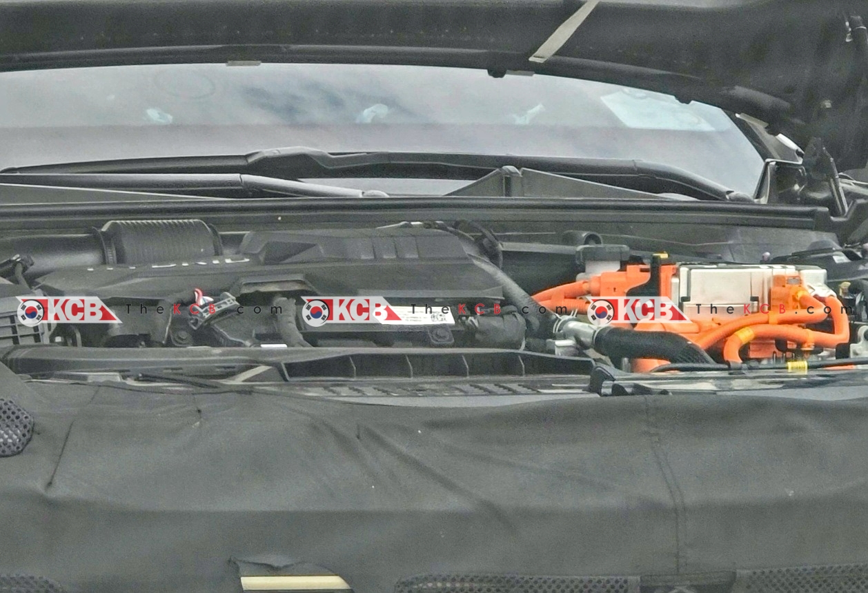 hyundai grandeur hybrid engine bay